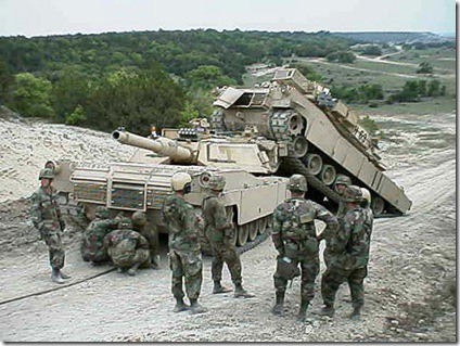 Funny Accident Photos on Sum Funny Military Accidents    Zysh   S Weblog